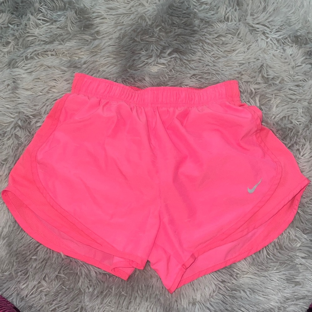 Women’s hot pink nike shorts size small